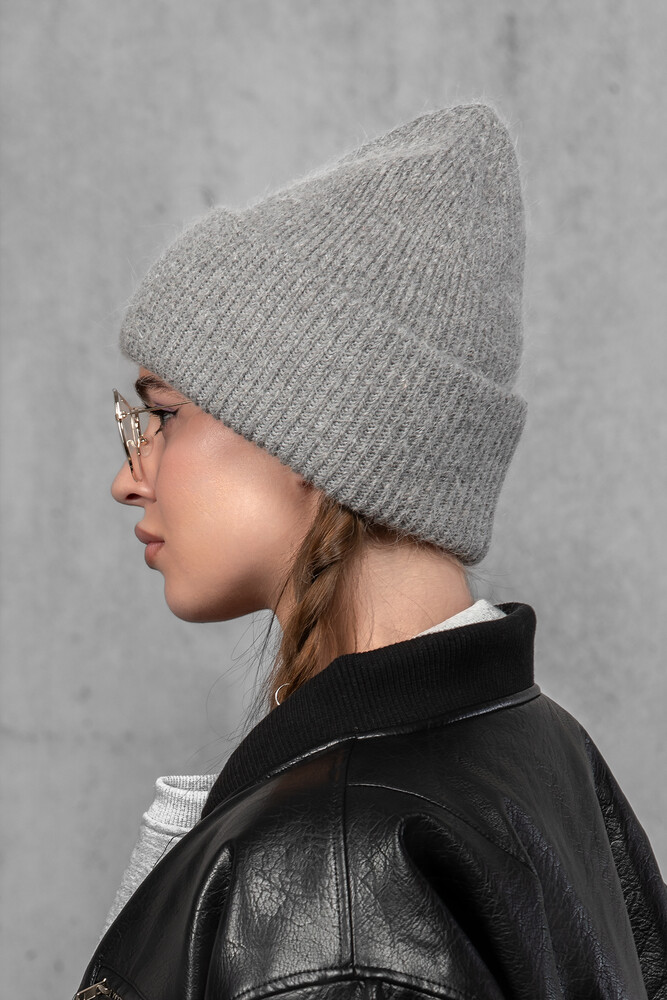 Жіноча зимова в'язана шапка з мохеру (Grey)