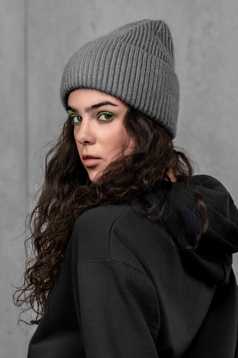 Жіноча вʼязана шапка з кашеміром (Dark grey)