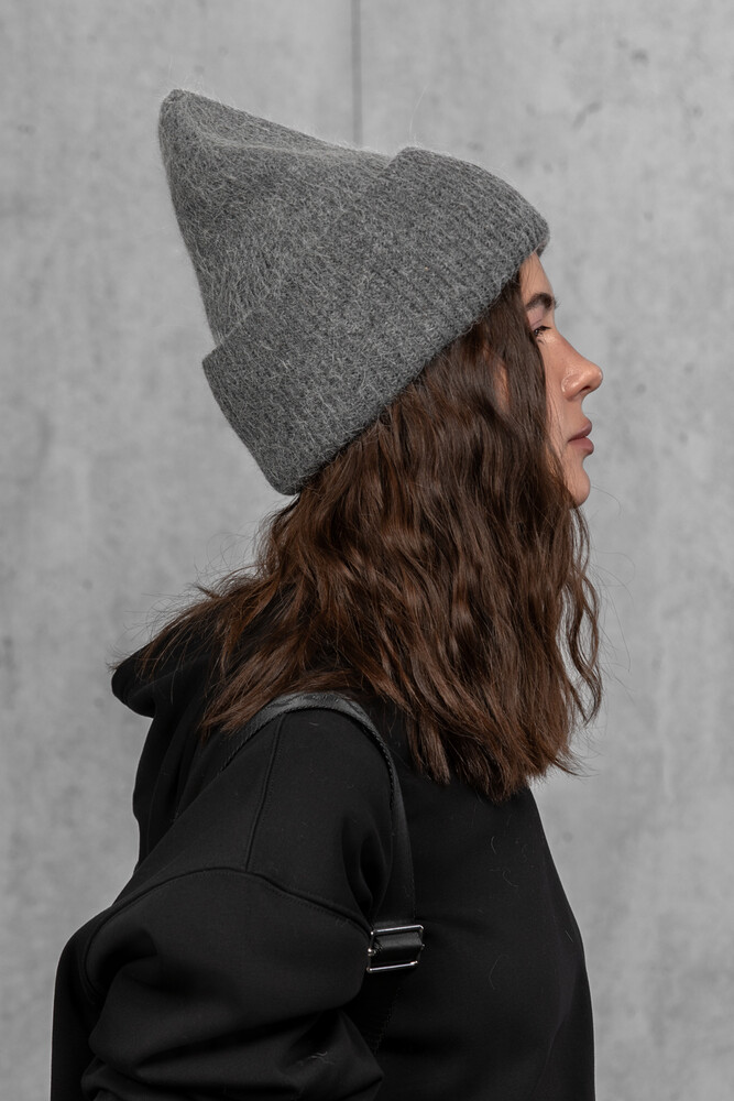 Жіноча зимова в'язана шапка з мохеру (Dark grey)