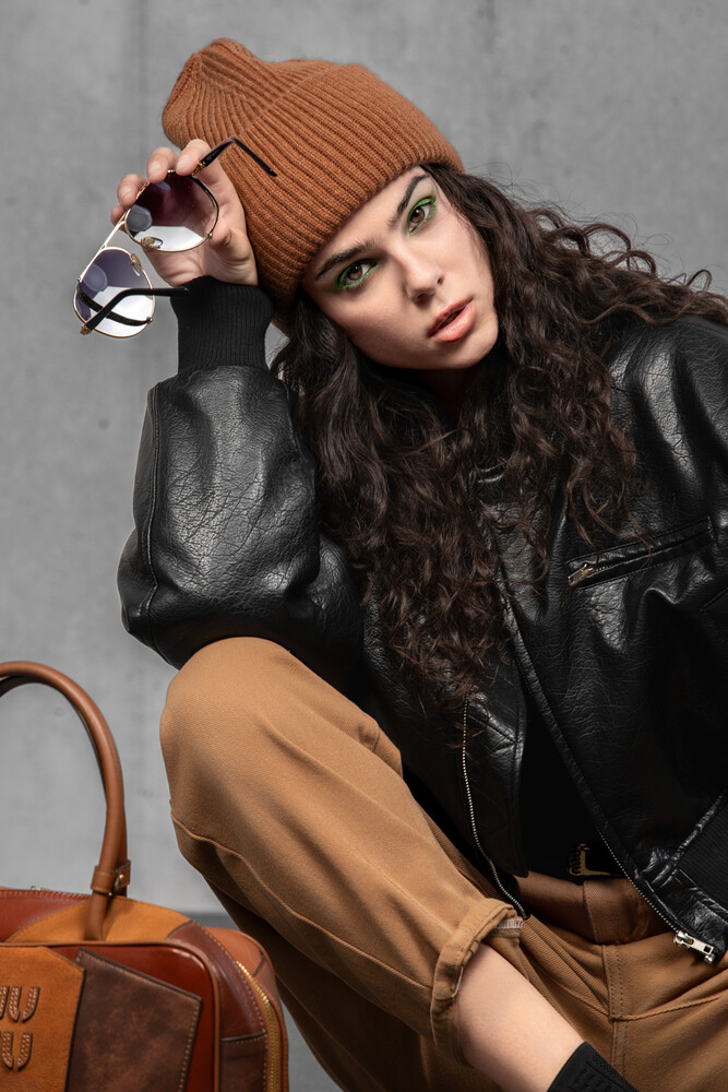 Жіноча вʼязана шапка з кашеміром (Camel)