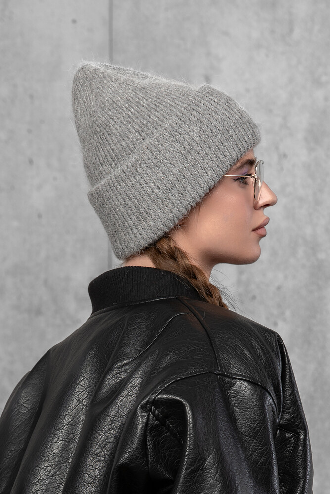 Жіноча зимова в'язана шапка з мохеру (Grey)