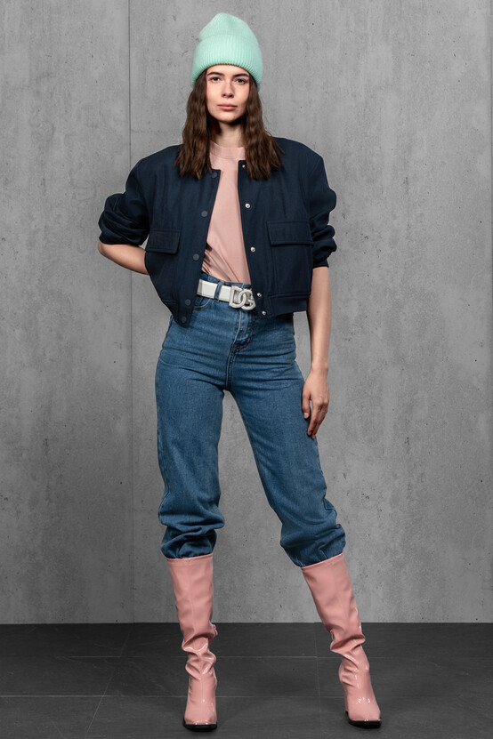 Жіноча зимова в'язана шапка з мохеру (Mint)