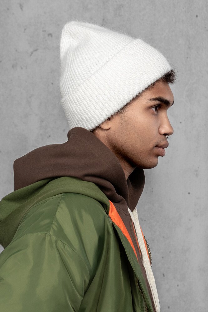 Чоловіча зимова в'язана шапка з мохеру (White)