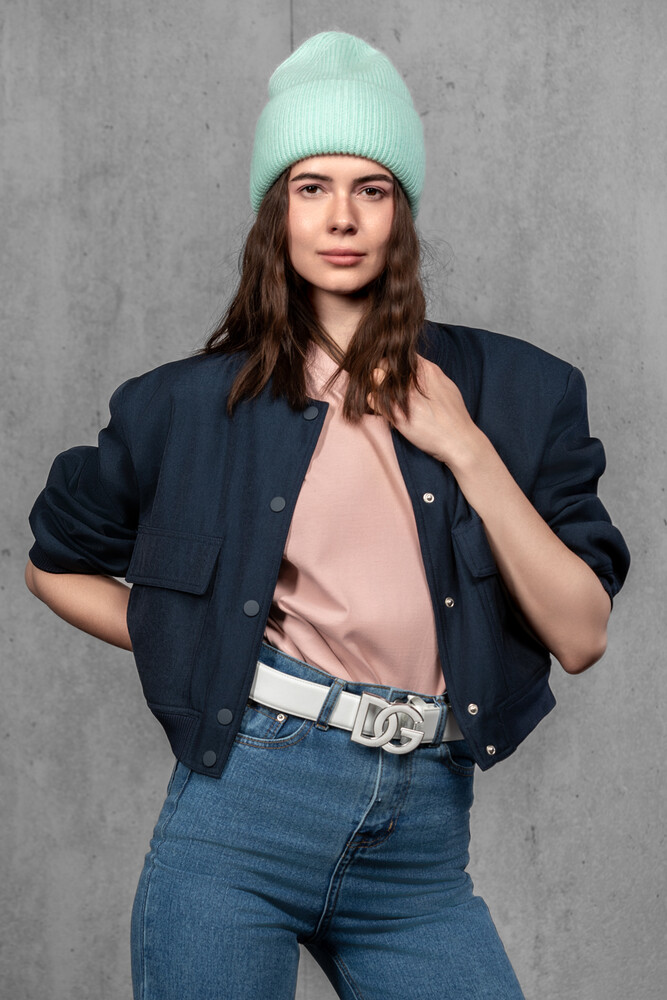 Жіноча зимова в'язана шапка з мохеру (Mint)