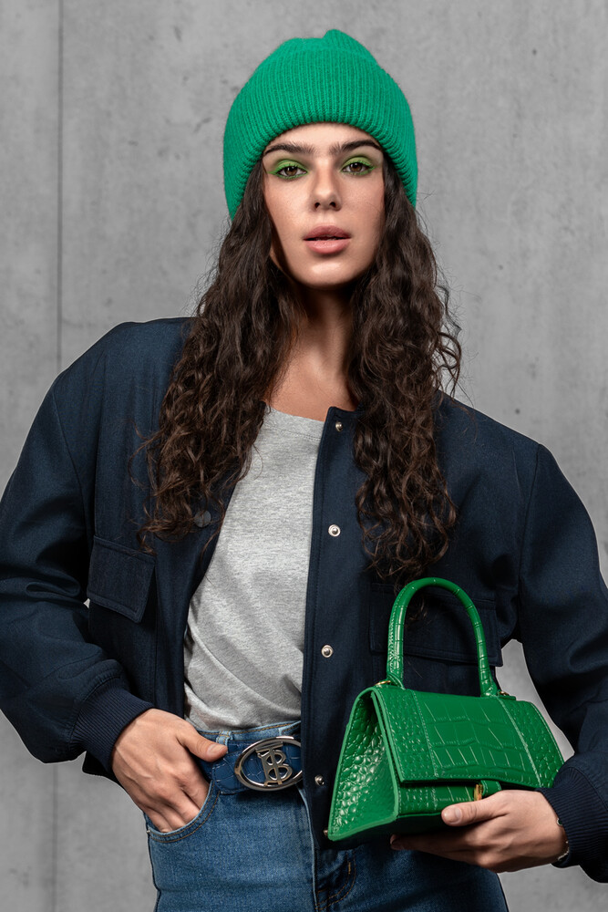 Жіноча зимова в'язана шапка з мохеру (Green)