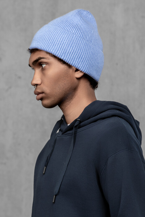 Чоловіча шапка біні з ангори та меріно (Baby Blue)