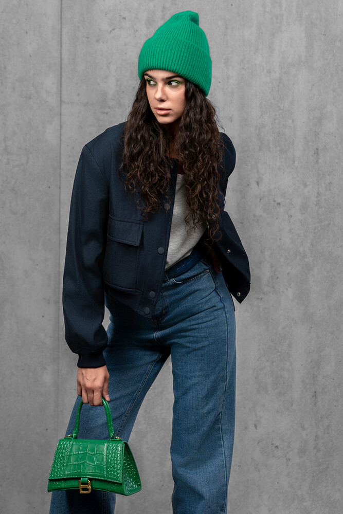 Жіноча зимова в'язана шапка з мохеру (Green)